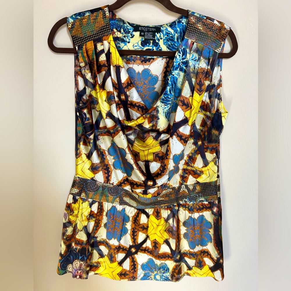 Cute silk blend top by Etcetera in size 10. Excellent condition